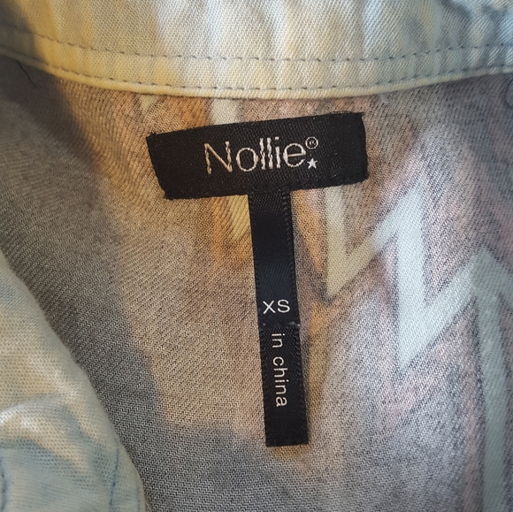 Women's Sz XS Sleevless Button Front Top Bundle - Picture 5 of 8